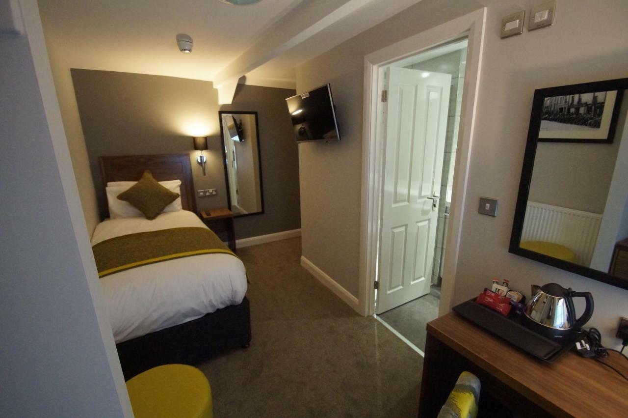 New Park Hotel Carmarthen Eksteriør bilde