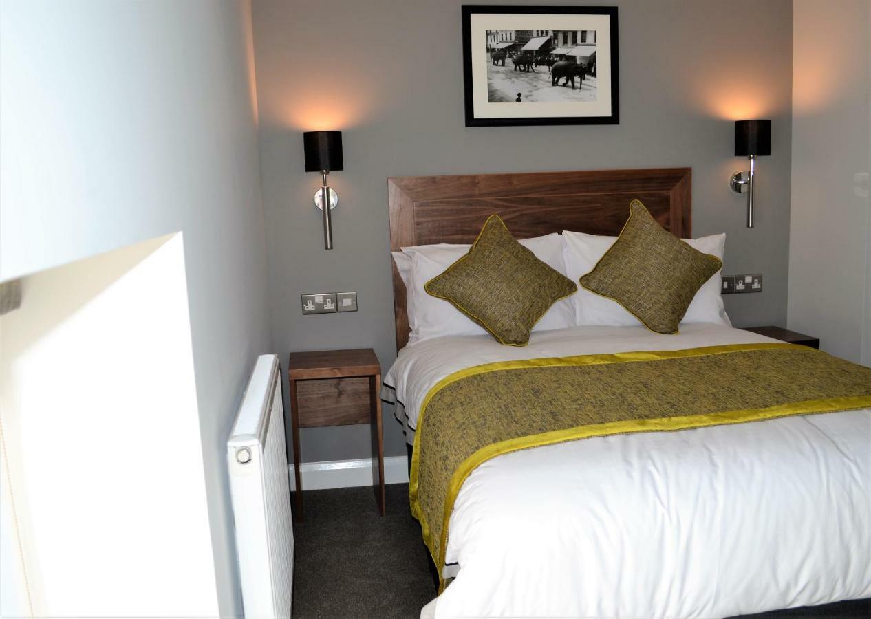 New Park Hotel Carmarthen Eksteriør bilde